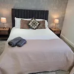 Room In Guest Room - Modern Guest Room In West Midlands With Private Entrance