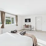 Room In Guest Room - Modern Guest Room In West Midlands With Private Entrance