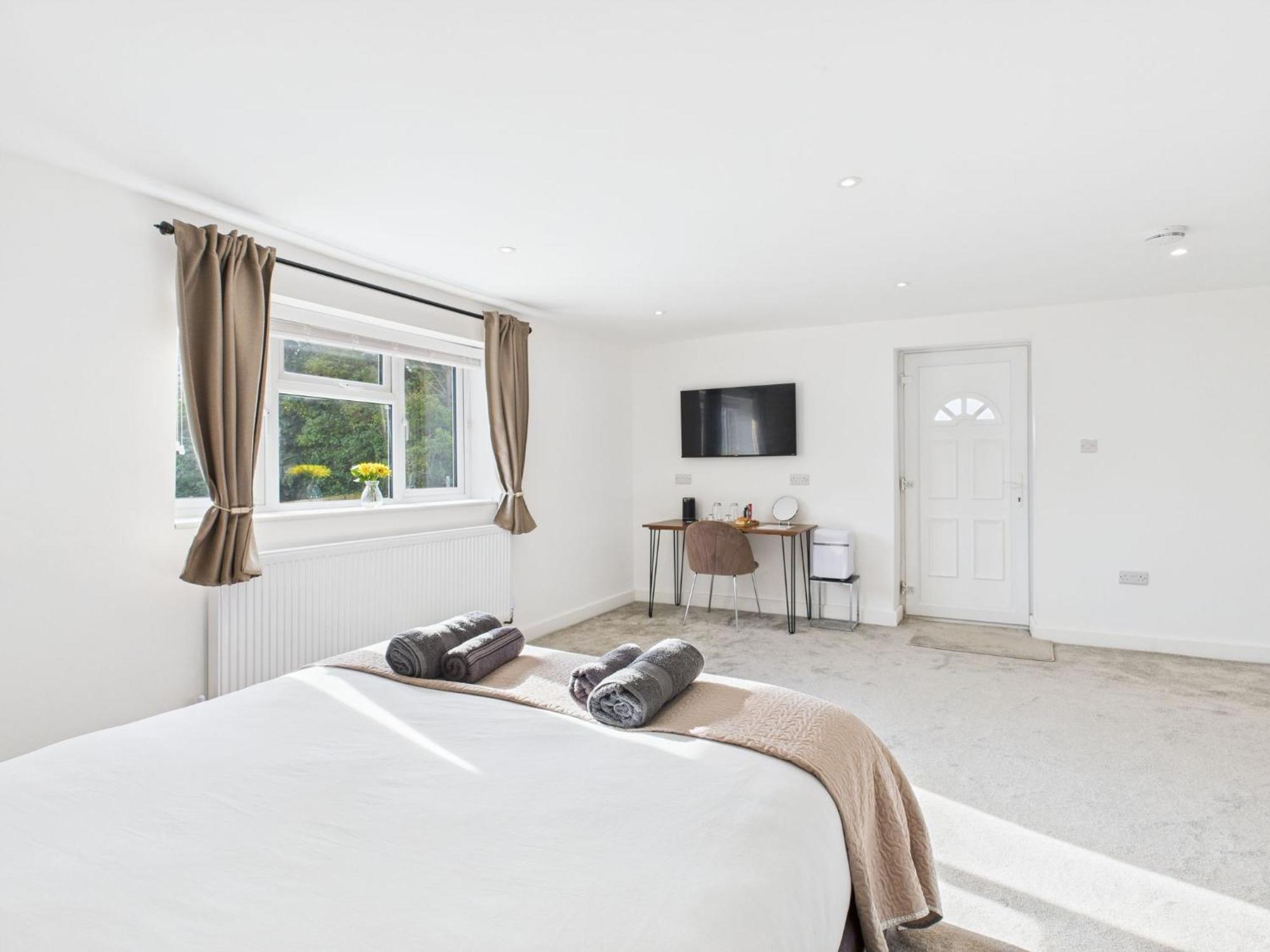 In Guest - Modern Guest In West Midlands With Private Entrance