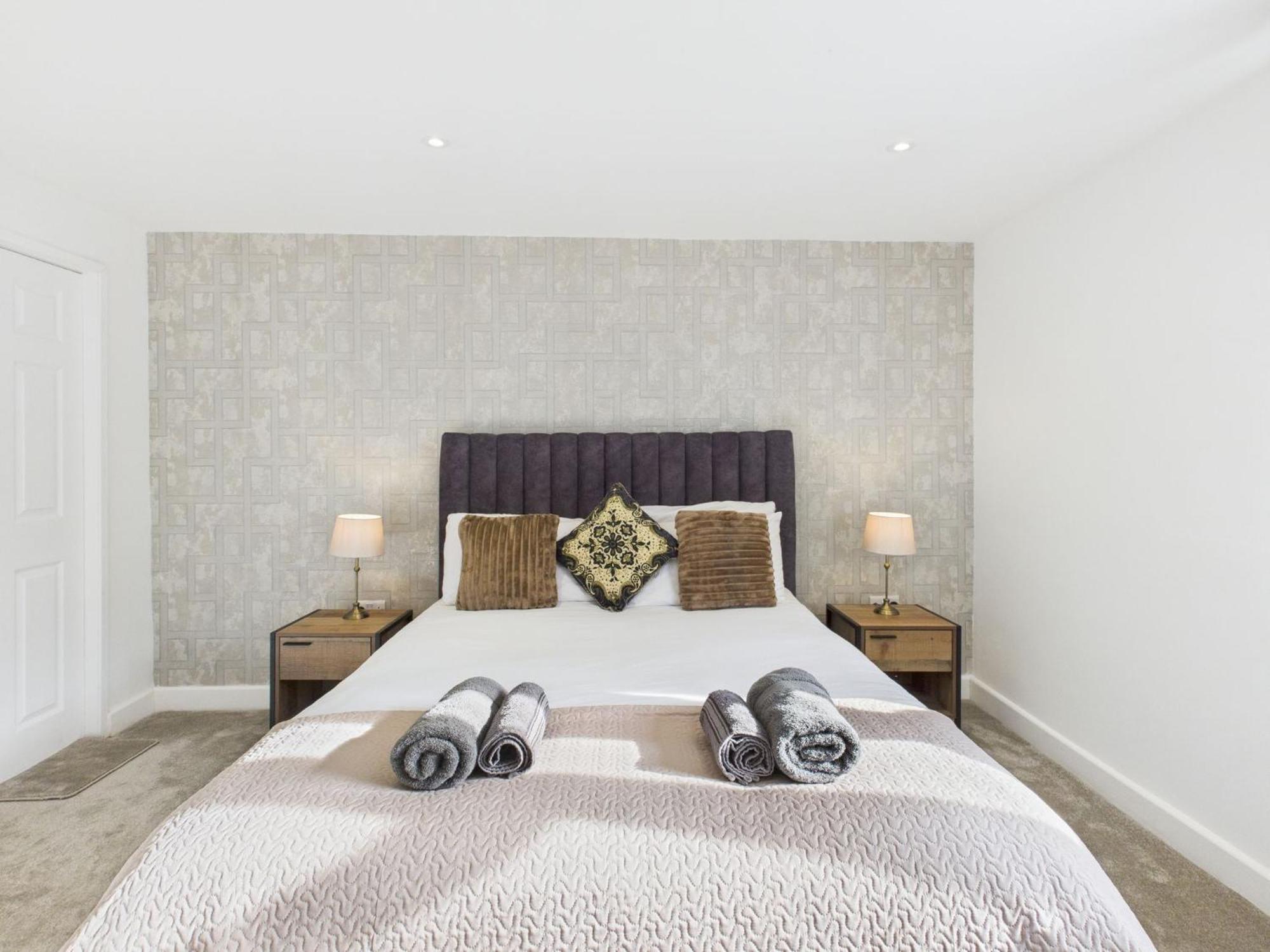 In Guest - Modern Guest In West Midlands With Private Entrance Guest house *